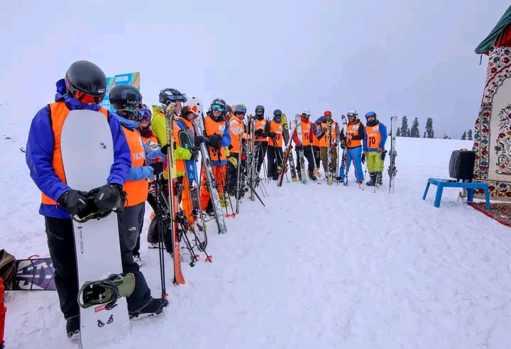 Snowboarding - Gulmarg for Intermediate photo 4